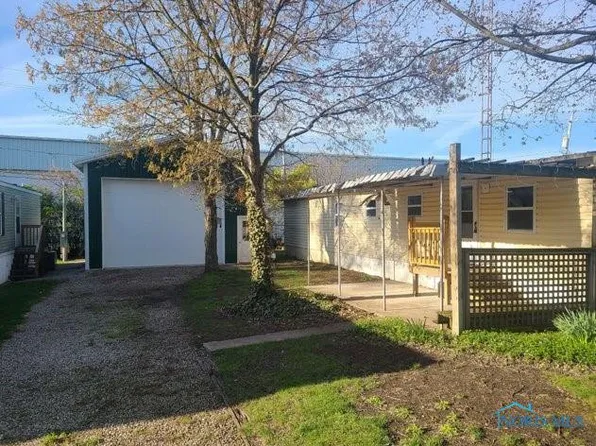 5168 E Gardner Rd, Port Clinton, OH 43452