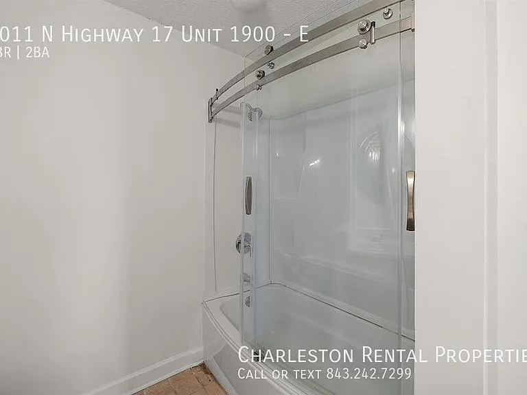 2011 N Highway 17 #1900E — Photo 2
