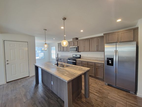 2nd image of 551 Summit Trl #5