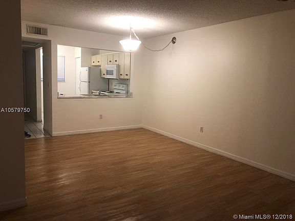 4th image of 470 NE 210th Circle Ter #20411