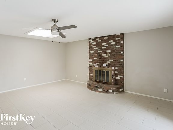 4th image of 2708 E Windrose Dr