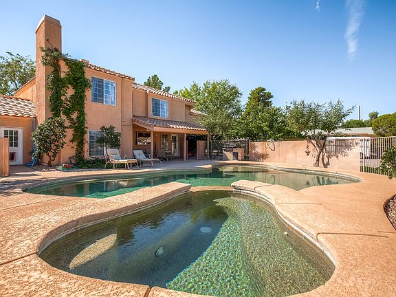Swimming Pool/Spa