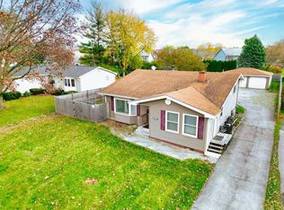 401 Hickory St, North Aurora, IL 60542