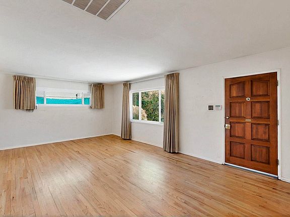 5th image of 6009 Aspen Ave NE