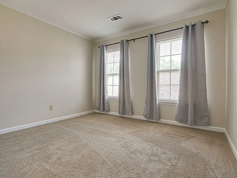 307 Devonshire Dr — Photo 17