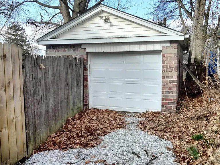 1138 Collinwood Ave — Photo 14