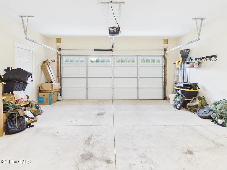 460 Clark St — Photo 37