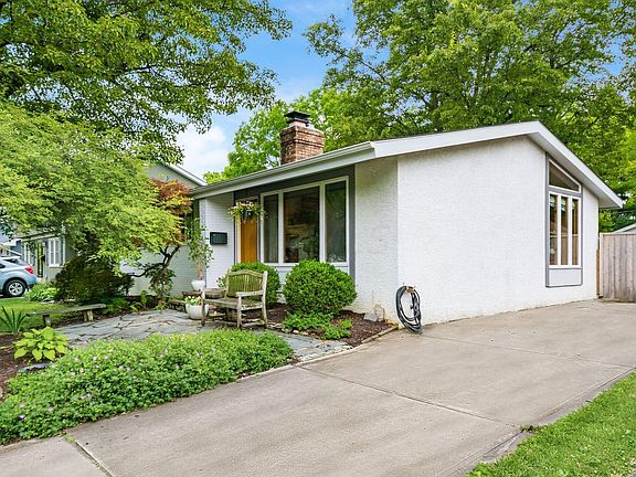 2nd image of 1119 Sunny Hill Dr