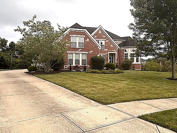 2nd image of 2552 Beauregard Pl