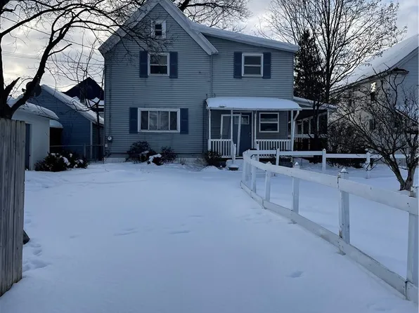 19 Grove Ave, Auburn, NY 13021