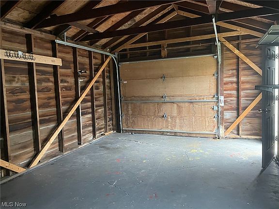 4th image of 608 W Fike Ave
