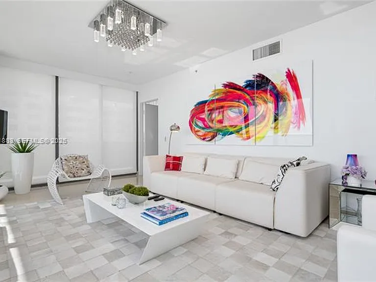 5875 Collins Avenue Cu #1202 — Photo 11