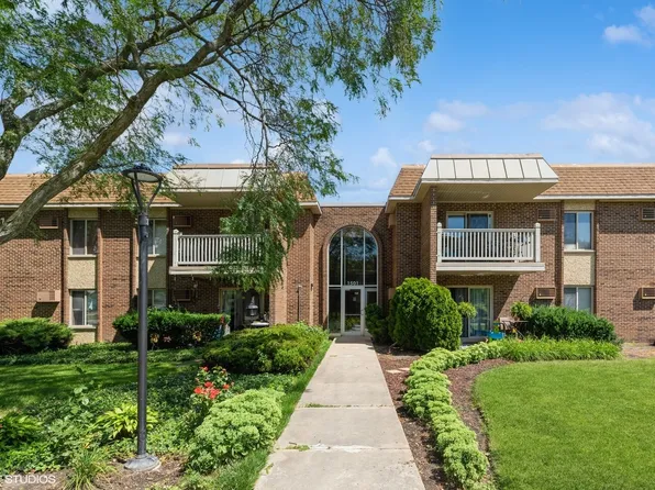 1501 E Churchill Dr APT 106, Palatine, IL 60074