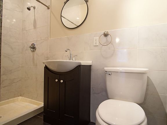 4th image of 966 Myrtle Ave APT 1