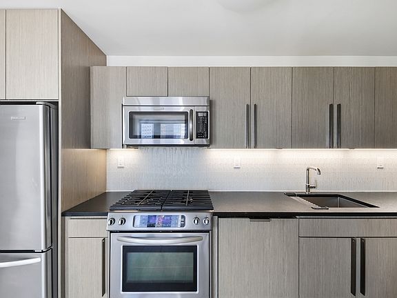 4th image of 250 Ashland Pl #41F