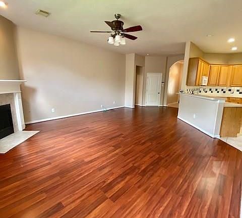 4th image of 3215 Worthington Dr