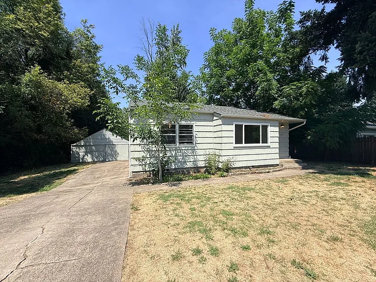1399 Maclay Dr — Photo 2