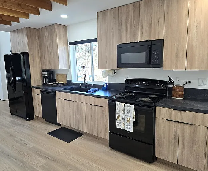 112 Greenspot Blvd — Photo 2