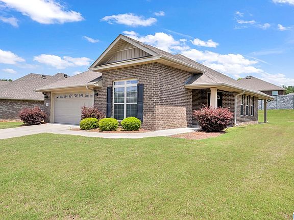 3rd image of 196 Green Wood Cir