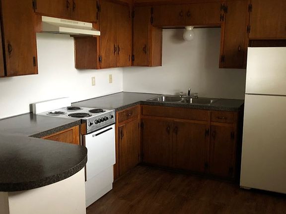 3rd image of 901 Harley Dr APT A