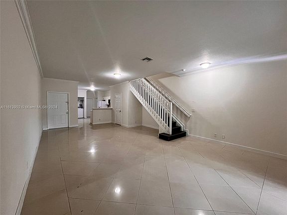 3rd image of 4014 Peppertree Dr #4014