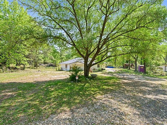 3rd image of 15690 Sandy Ridge Rd