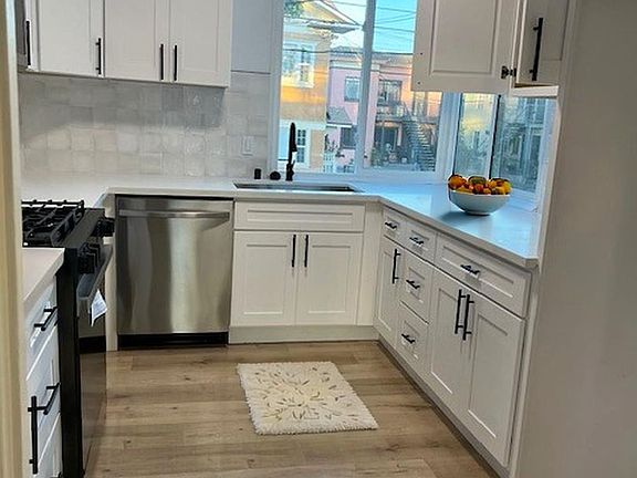 3rd image of 1930 Magnolia Ave #1932