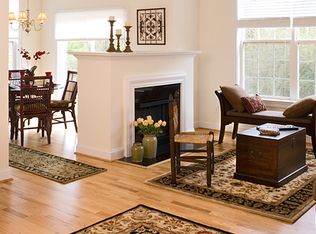 949 Glenwood Station Ln UNIT 105, Charlottesville, VA 22901