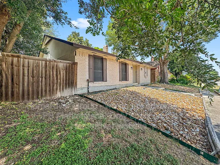 656 Fern Meadow Dr — Photo 18