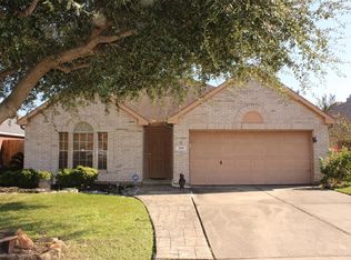 208 Spencer Lndg E, La Porte, TX 77571