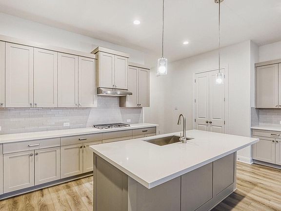 4th image of 222 Prickly Poppy Loop