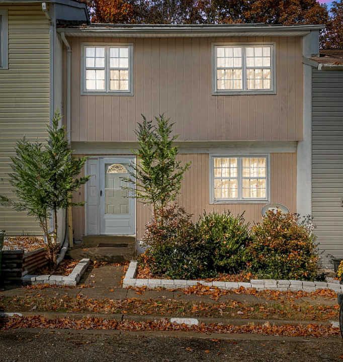 1st image of 20 Wayside Ct