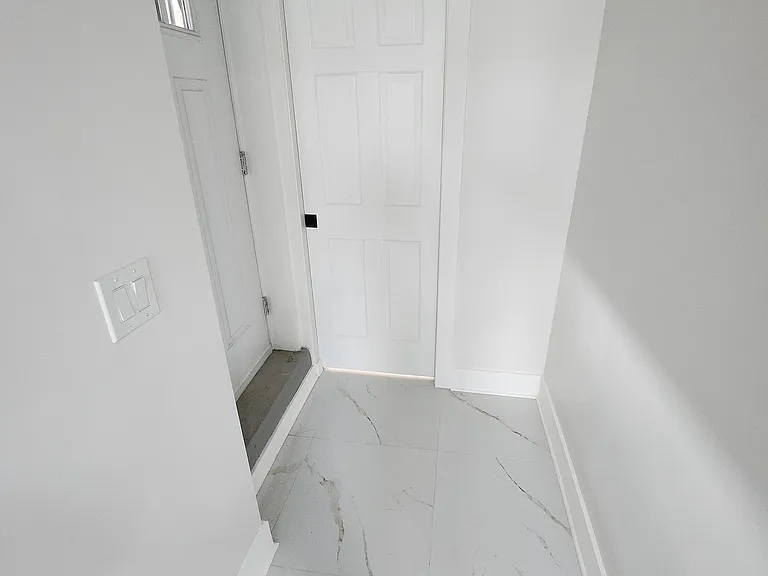 240 Delano Ave W — Photo 1
