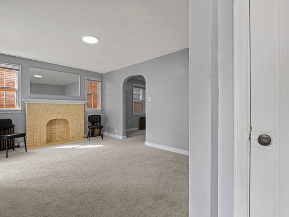 3rd image of 121 E 19th Ave APT 1
