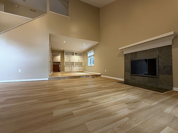 5th image of 21830 Heatherbrae Way S