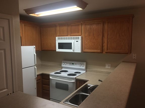 5th image of 2909 E Huntington Blvd #220