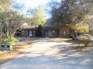 92 2nd Ave #B, Shalimar, FL 32579