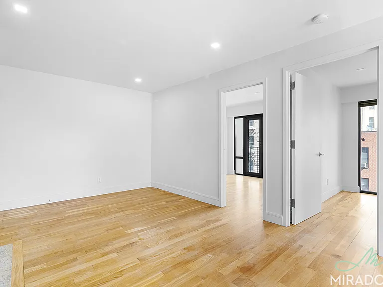 636 E 11th St #5F — Photo 6