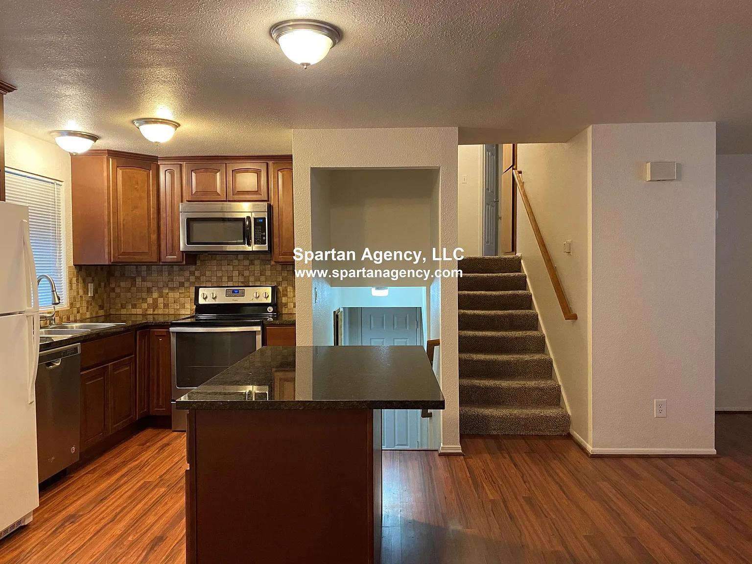3 bed, 1.5 bath, 1480 sqft, $2,850 — Photo 3