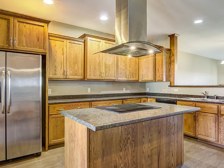 956 Parkland Dr — Photo 17
