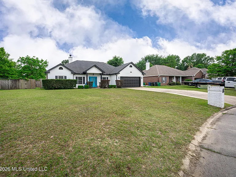 15208 Lisa Dr — Photo 55
