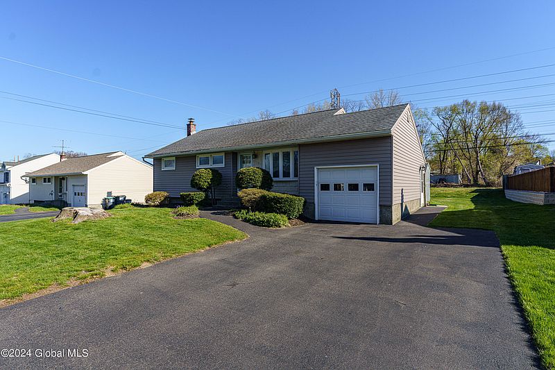 3rd image of 128 Wilkins Avenue