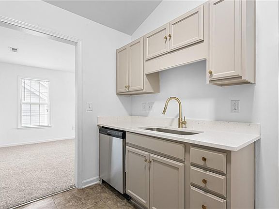 3rd image of 908 Brushy Fork Dr