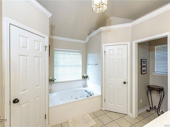 4th image of 6102 Richmond Dr