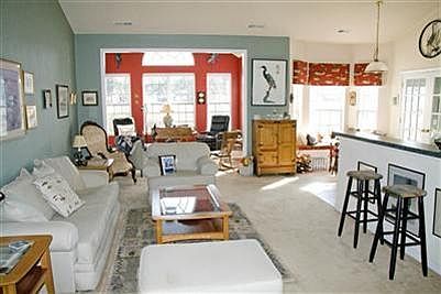 3rd image of 533 Sandpiper Bay Drive SW