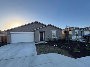 861 N Ocean St, Tulare, CA 93274