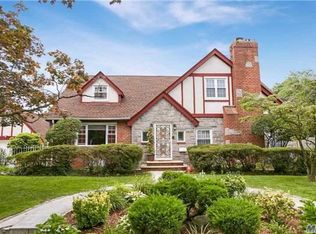 8506 Chevy Chase St, Jamaica, NY 11432