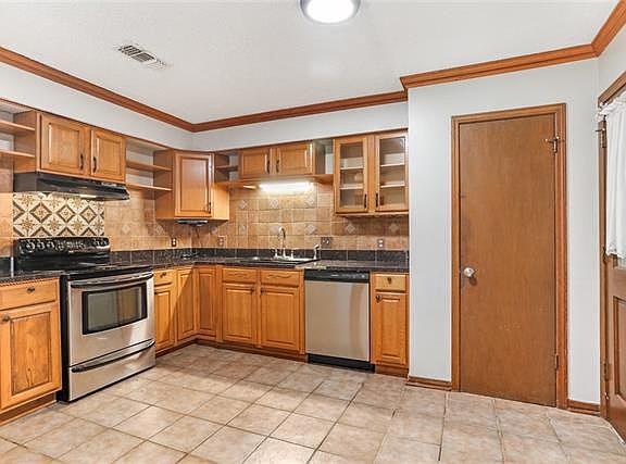 4th image of 39578 Walnut Dr