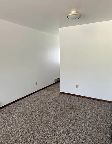 202 N Limits Rd #3 — Photo 3