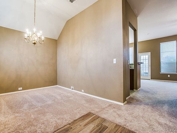 4th image of 5309 Highlands Dr
